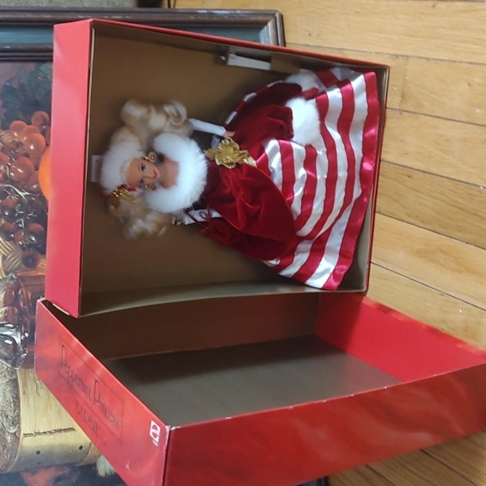 Peppermint Princess Barbie - Picture 2 of 11
